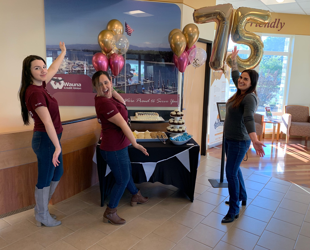 WaunaCU's tweet photo. #ICUDay fun from the St. Helens branch to you!!! All our branches have local goodies, so come on in. https://t.co/TySvdrtUOo