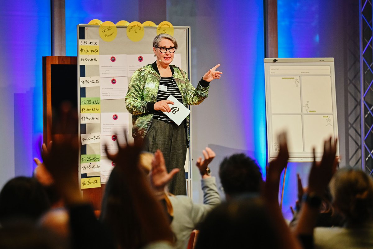 landnrw's tweet image. Kann #ChatGPT helfen? Welches Format auf welchem Kanal läuft am besten? Digitale politische Kommunikation stand im Zentrum des 2. #Barcamp @PolitoscopeBC in Berlin auf Einladung von @RegierungBW &amp;amp; #NRW.  Danke den Gästen aus Ministerien, Behörden &amp;amp; NGOs für die wichtigen Impulse.