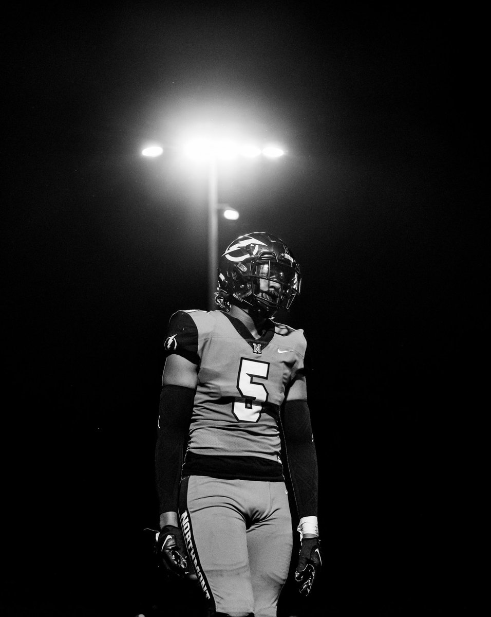 CedricWorks's tweet photo. 6’5
225
25’
Edge/OLB/DE
Playmaker🫵🏾
https://t.co/XdATkzJvnS https://t.co/T7XXRFRJDR