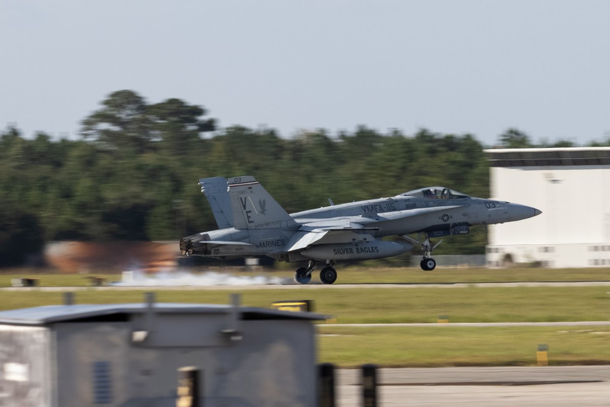 USMC's tweet photo. #Marines with @2nd_MAW land their F/A-18 Hornet aircraft to greet family and friends during a homecoming at MCAS Beaufort, SC, Oct. 4. 

The Marines returned from a Unit Deployment Program, which provided forward presence and assisted commanders around the globe. 

#FlyMarines https://t.co/DOlo9CAs5D