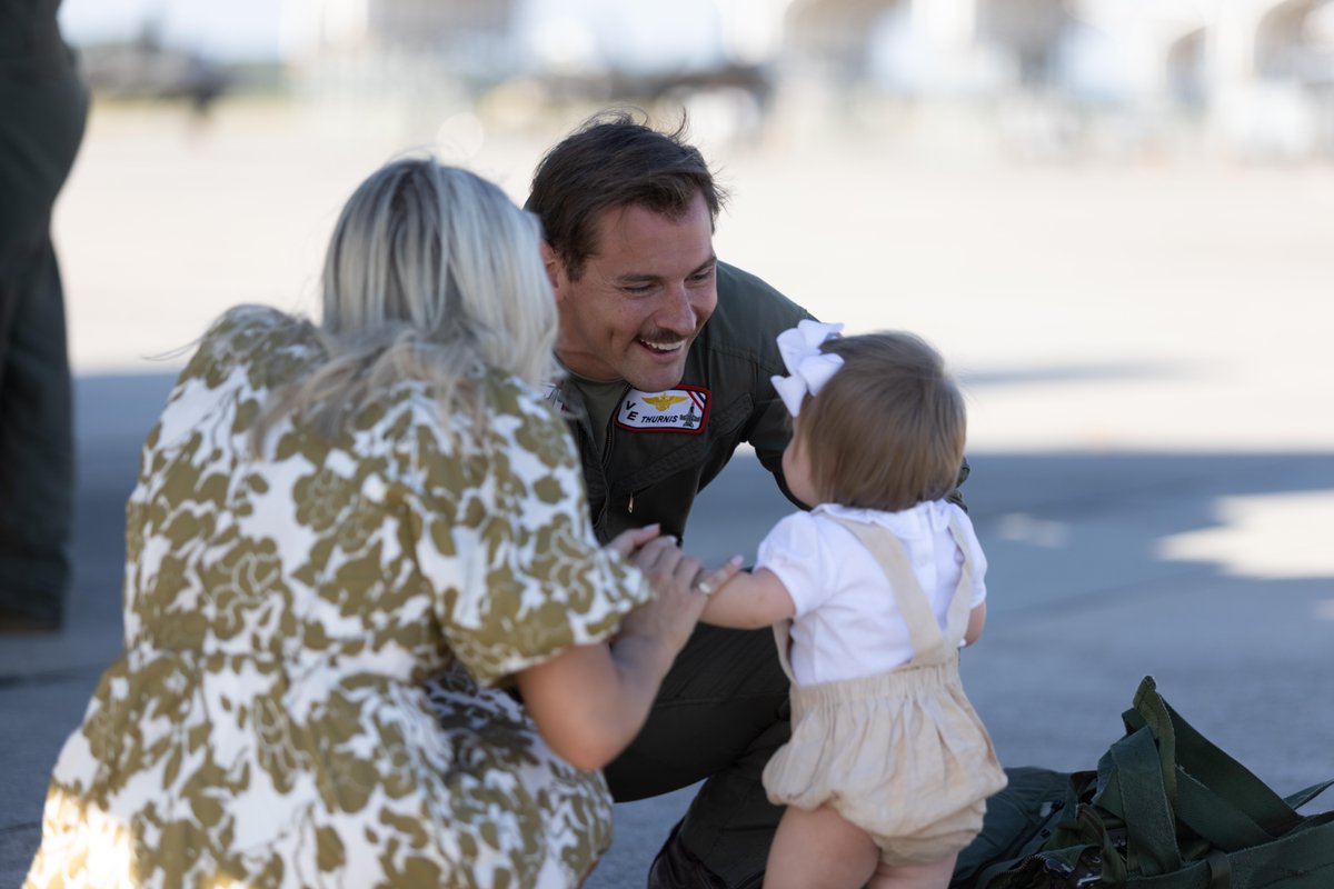 USMC's tweet photo. #Marines with @2nd_MAW land their F/A-18 Hornet aircraft to greet family and friends during a homecoming at MCAS Beaufort, SC, Oct. 4. 

The Marines returned from a Unit Deployment Program, which provided forward presence and assisted commanders around the globe. 

#FlyMarines https://t.co/DOlo9CAs5D