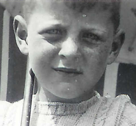 AuschwitzMuseum's tweet photo. 19 October 1933 | Dutch Jewish boy, Herman Rudolf Odewald, was born in Amstedam.

He was deported to #Auschwitz from #Westerbork in February 1944. He was murdered in a gas chamber after arrival selection. https://t.co/4ZppThbOcC