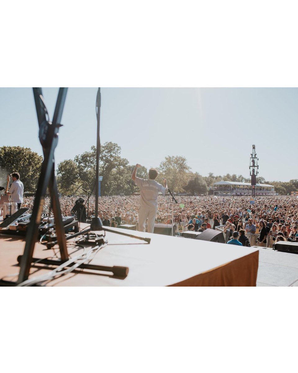 Niall Horan shared these pictures at ACLFest!

'ACL ❤️'