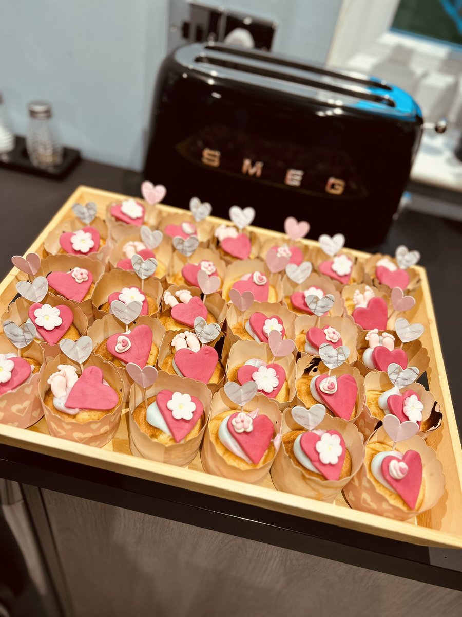 jenn4G's tweet photo. Did someone say maternity leave? 👶🏼🍼🧁 Miss Rooney’s class are in for a treat tomorrow! https://t.co/w3191ARWlH