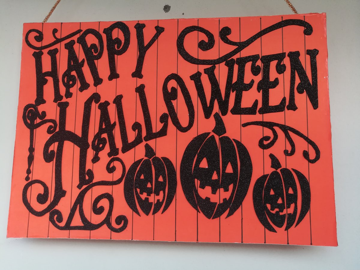 CraftyDShop's tweet photo. Our Handmade Halloween 2023 #Halloween #pumpkin  #HandmadeHour https://t.co/4UAQjeqA7s