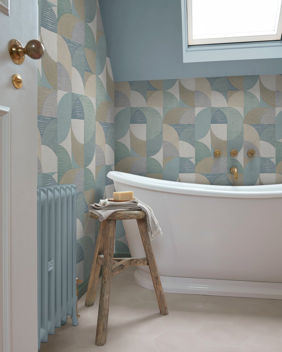 GrahamandBrown's tweet image. A fun geometric with a nod to the 70s. Stitch craze features different stich details to create this contemporary geo. This bold design in a calming colourway makes it the perfect fit for a relaxing space. 🛀💙

#bluedecor #bathroomdecor #homeinspiration