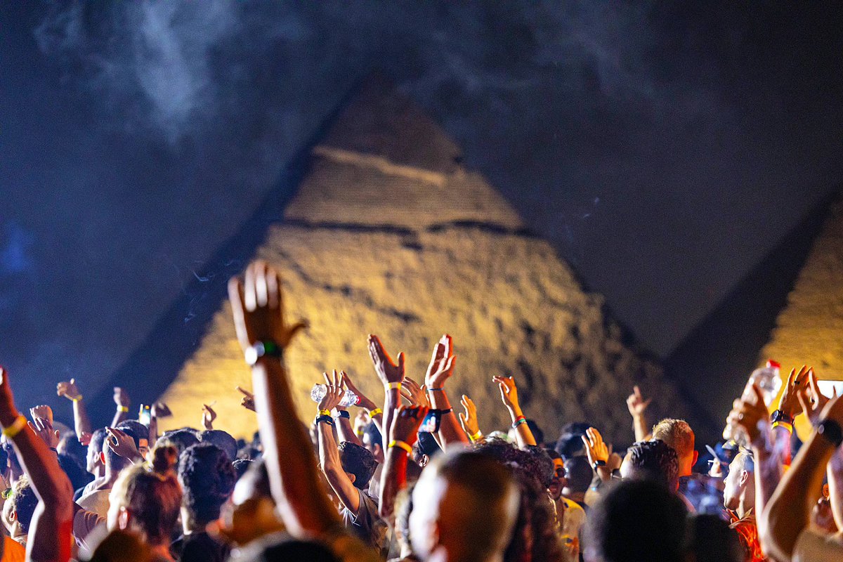Laseronics's tweet photo. @LaseronicsArab1 @Laseronics  Recently completed a gig at the Pyramids in Egypt .... https://t.co/nz1a0pmN8d