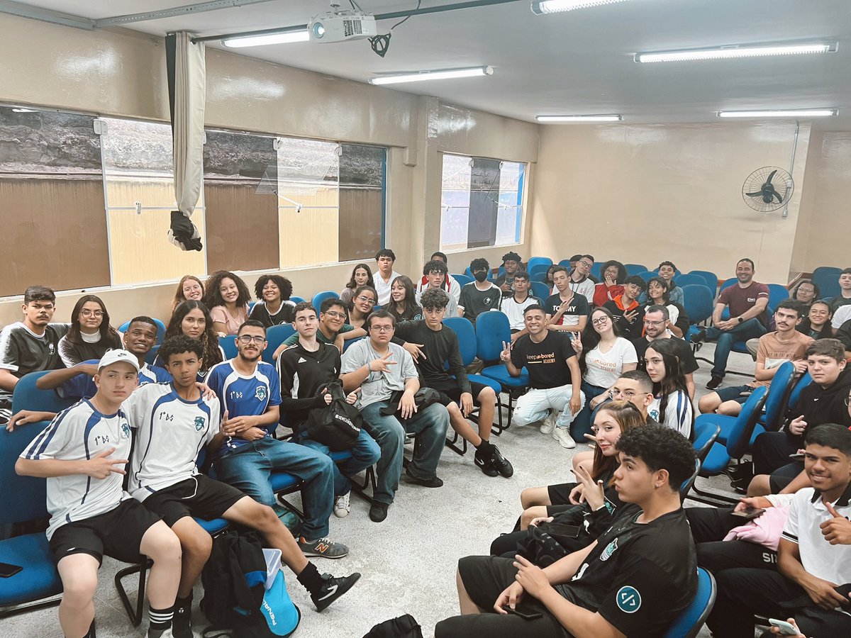Keep Academy está voando!

Agora de manhã tivemos palestras sobre Web3 com 3 turmas de Desenvolvimento de Sistemas na ETEC de ITAQUÁ! ❤️

Nossos palestrantes: <a href="/amandakbored/">Amanda Prado | KB</a> <a href="/Brito_xyz/">Brito | Keep Bored</a> e parceiro <a href="/CelsinhoFo1992/">celsinho92♦️ / Keep Bored 🪂</a>