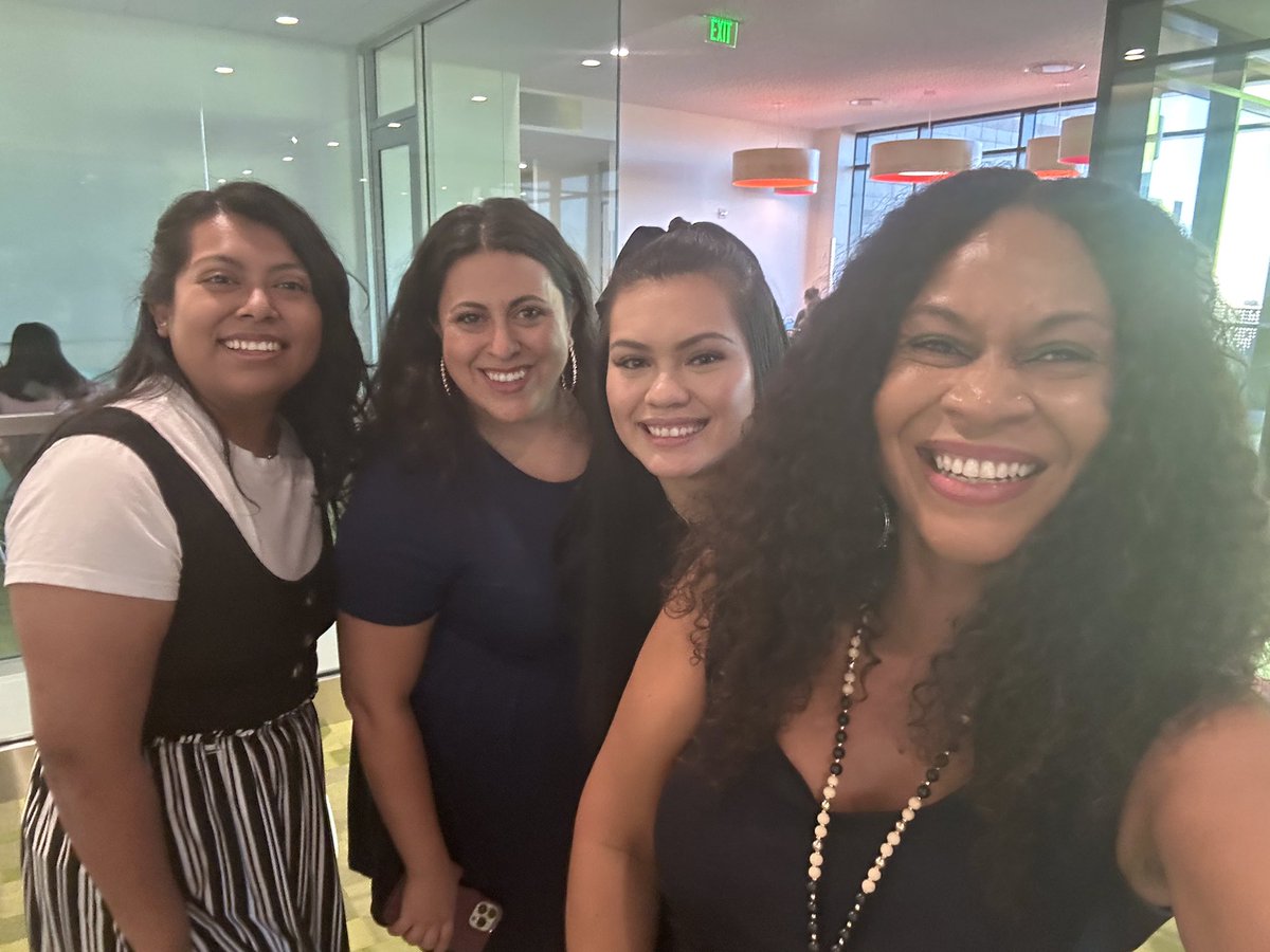 Thank you to the faculty, staff, students,the Academic Advising Center, our Academic Success Coach, Monica Cuevas and the 16 CCSD principals who came out to socialize with us! Special shout out to our Partnerships Director, Shabnam Sadiq, and the SOE Student Affairs Committee🎃🦂