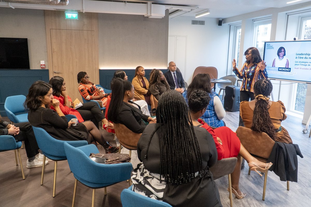 HuaweiNA's tweet photo. 📢👩Nous sommes ravis d’avoir organisé ce matin une session atelier #WomenInAfrica "Leadership féminin à l'ère du #numérique". 
Les 10 lauréates de l'édition 2023 du programme #WIAYoungLeaders, venues de toute l’Afrique, ont eu l’occasion de discuter avec des femmes aux parcours inspirants et d'échanger sur les sujets #WomenInTech et l'entrepreneuriat féminin sur le continent. 
#TechTalk #TechForHer #TechWithHer #TechByHer @WIAInitiative