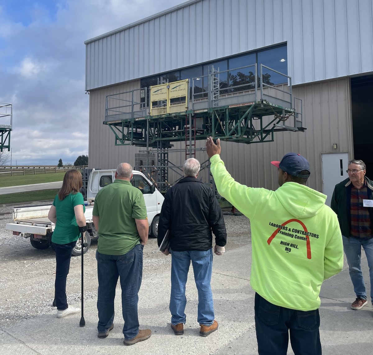 LIUNAmidwest's tweet photo. #LIUNA members know that training is key, that’s why they’re using their time away from work to learn job-specific skills!
#MOKANLaborers #Missouri #ApprenticeshipWorks #Apprenticeship #Training #Skills #Construction #Infrastructure #Union https://t.co/J8zhBzyivL