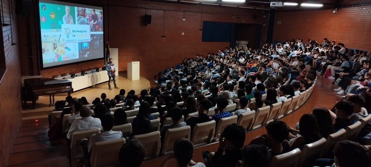 Avui els nostre alumnat de 4t ha gaudit de l'espectacle" Reimagina la Ciència " de la mà de <a href="/BigVanCiencia/">Big Van Ciencia</a> i <a href="/UniBarcelona/">Universitat de Barcelona</a>. Iniciem així un projecte per conèixer com funcionen els assajos clínics. <a href="/BiologiaUB/">Facultat de Biologia UB</a>
#ciencia
#reimaginalaciencia
#steam