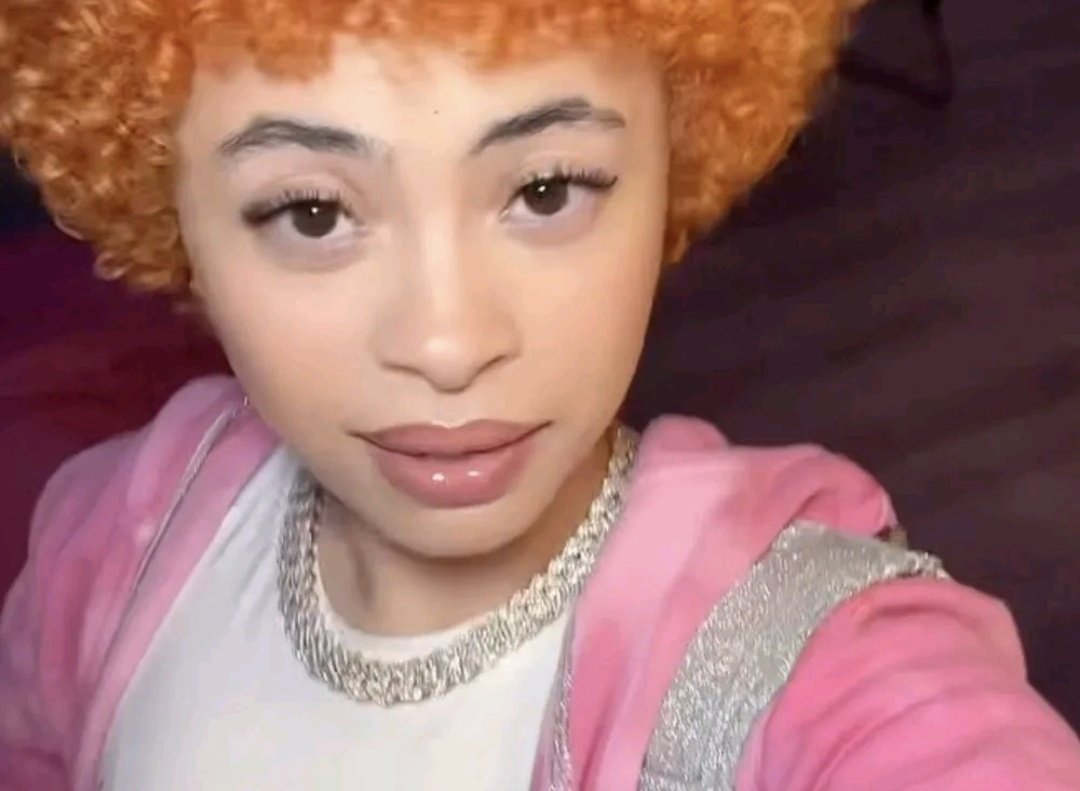 scxrdvx's tweet photo. Never gonna trust a woman who wears makeup ever again https://t.co/C8rxjV2Swv