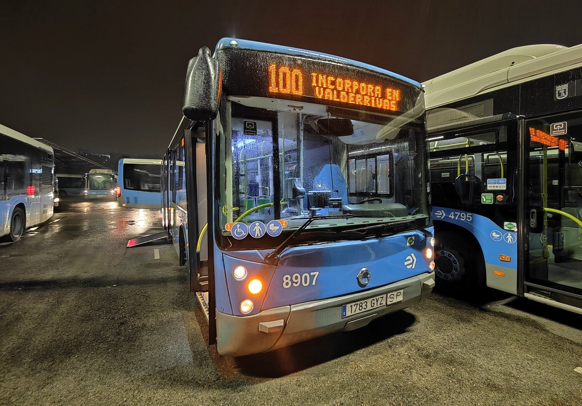 MCMXCII 👨‍💼🚍🌇 tweet media