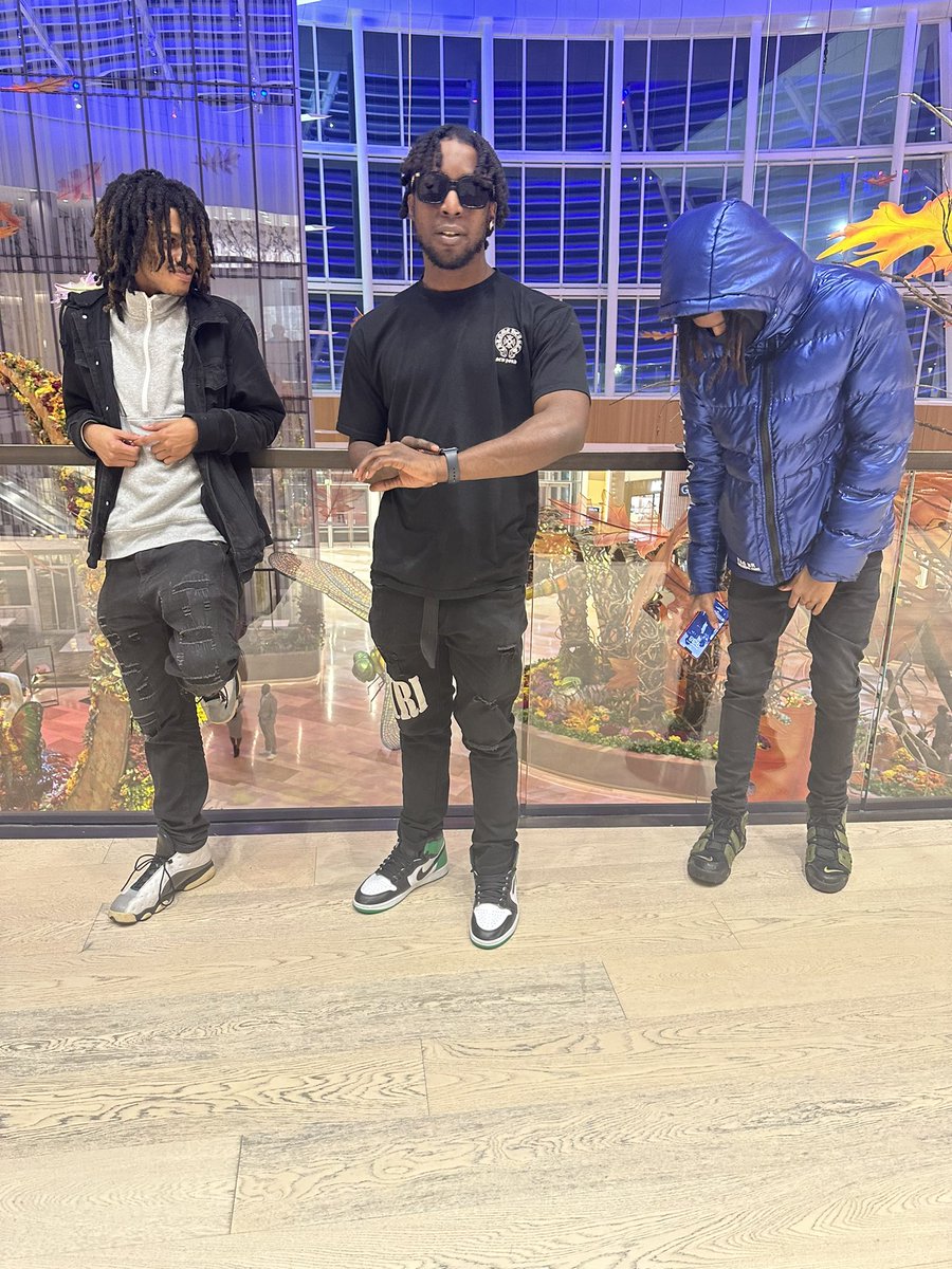 _NonchalantNick's tweet photo. Me n gang 🤞🏽💉 https://t.co/fguQWTXtXw
