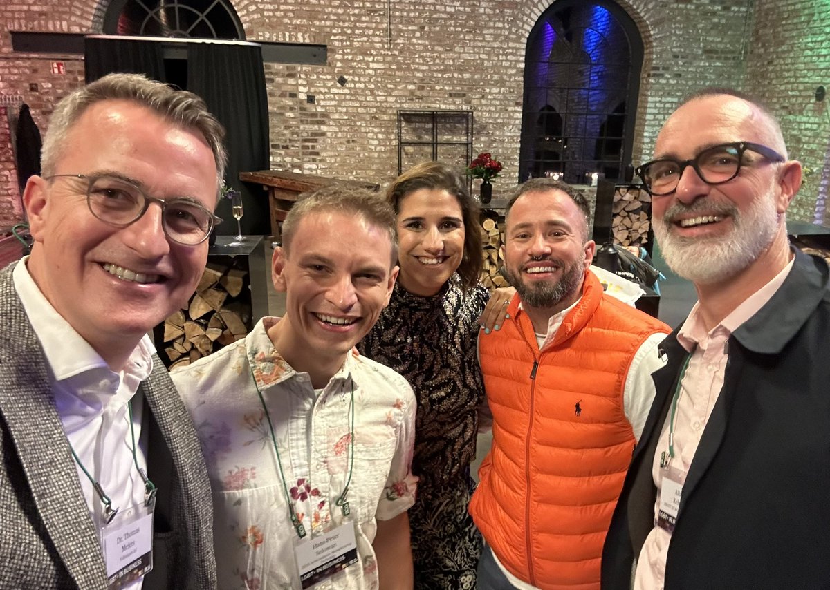 Thank you @proutatwork, Albert, @BCG and Annika for the great 🏳️‍🌈 #LGBT+ discussions yesterday evening in Cologne 🙏👋🏿🍷😎