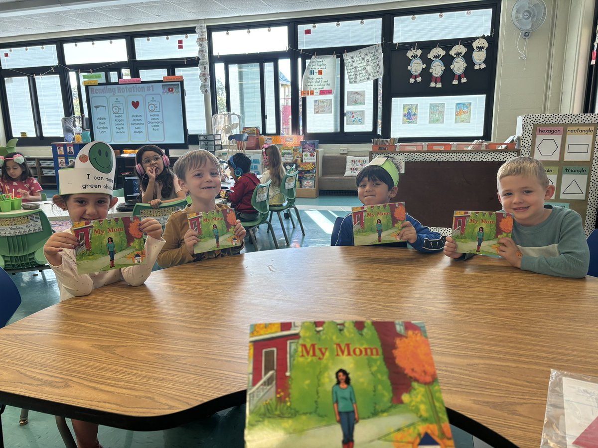 We ❤️ reading centers! Today we read the book “My Mom”. They were so excited and asked if they could read the book to their moms!🥰🌟