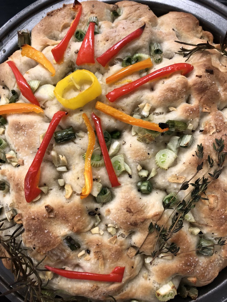 TimLlan's tweet image. Wythnos bara yn Llangynwyd heddiw gyda Focaccias i werthuso 😋.