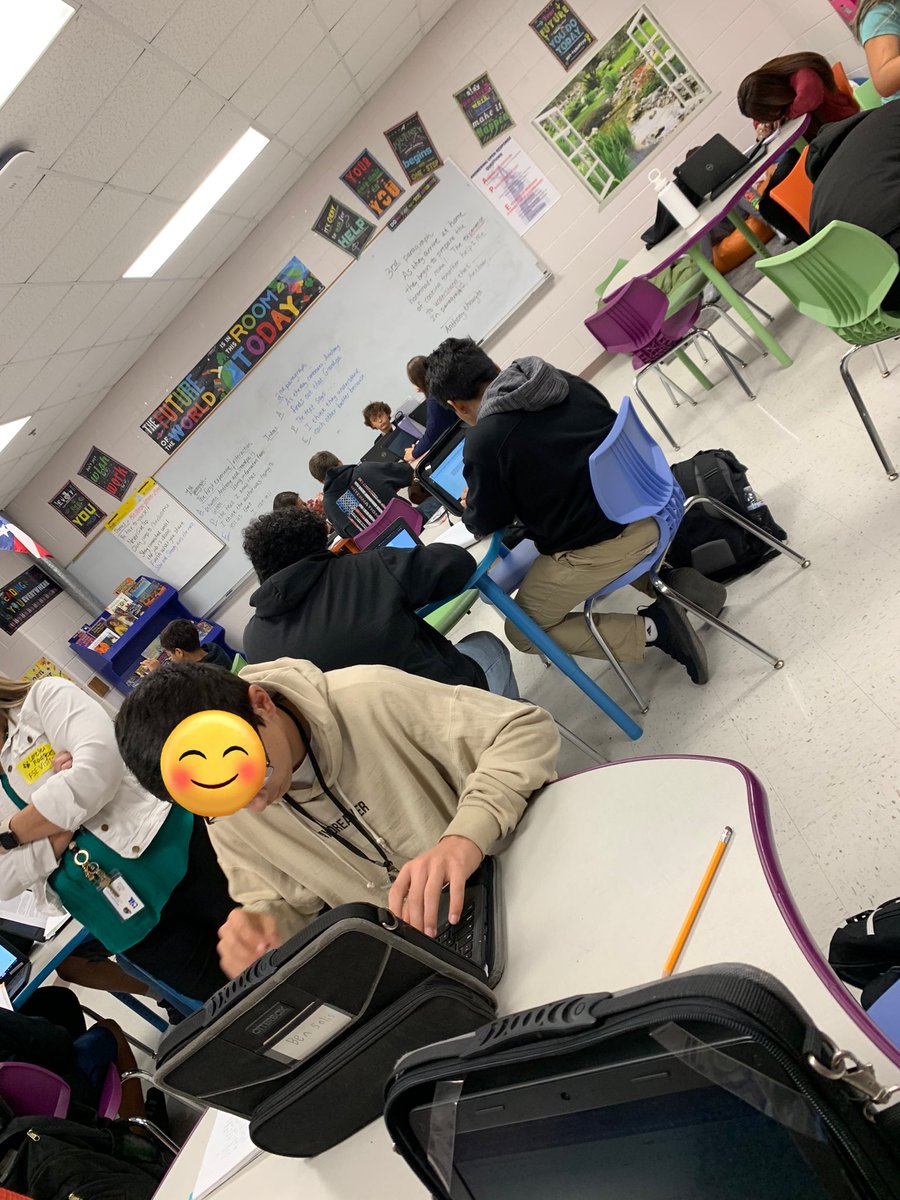 amgraeber's tweet photo. Blended learning Showcase @ Floresville Middle School! Maximizing time for students- using pre and post test to create personalized learning! Authentic teaching and learning! Way to lead Mrs. Pena, Mr. Barrett &amp; FMS Staff!  @FloresvilleISD  @CharlesButtFdn https://t.co/BURhIPazPl