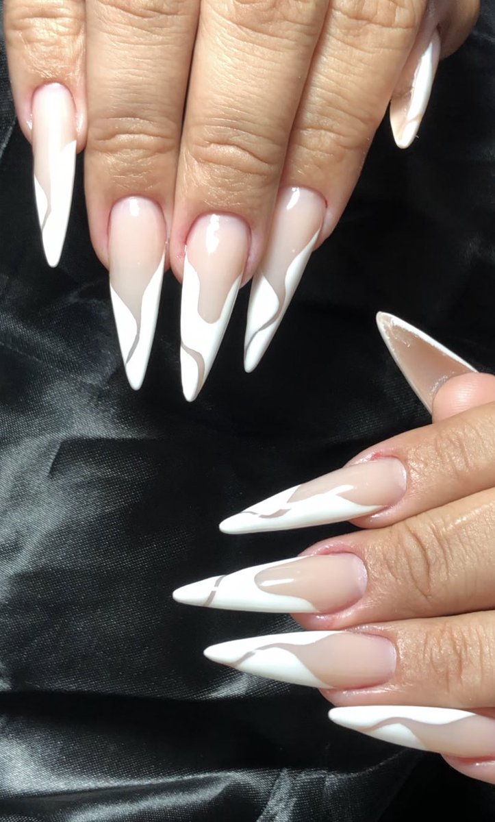 Extra longa 🤍

.
.
.

#colocaçãodeacrigel #gelnails #gel #gelnatips #unhaspinterest #unhasdecoradas #formatoseuropeus #stilletonails #cutilagemperfeita #riodejaneiro #riodasostras #regiaodoslagos
