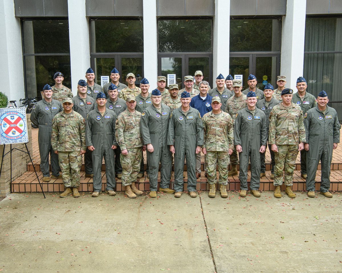 AETCommand's tweet photo. 🇺🇸✈️ That's one heck of a CC-call! 🫡
@HQAirUniversity hosts #19AF fly-in and commander's call to showcase #Airpower and inspire the next-generation of aviation focused #Airmen at @MaxwellAFB!
See full details in 🔗 ⏬ :
https://t.co/hudH0ywghm https://t.co/gblOdpaIMJ