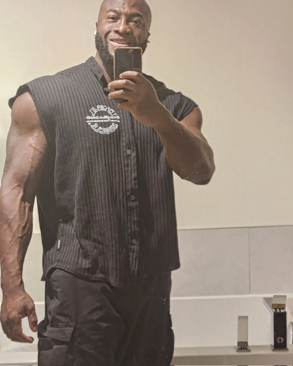mrmarcus9911's tweet photo. For online coaching/personal training 
and  content visit  31 k plus and growing Instagram profile  

https://t.co/jzt5jnuKvS  

#instagram #bodybuilding #fitness #onlinecoach #fitnesstrainer #getfit #twitterfitness https://t.co/X9MQ6T33eR