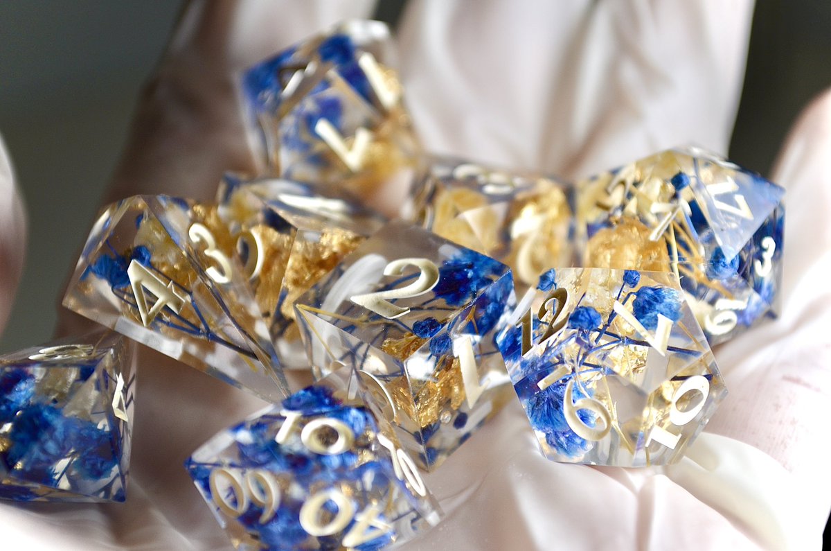 2crit2quit's tweet image. Jasper✨
for those that live outdoors 
#dice #dnd #naturecheck