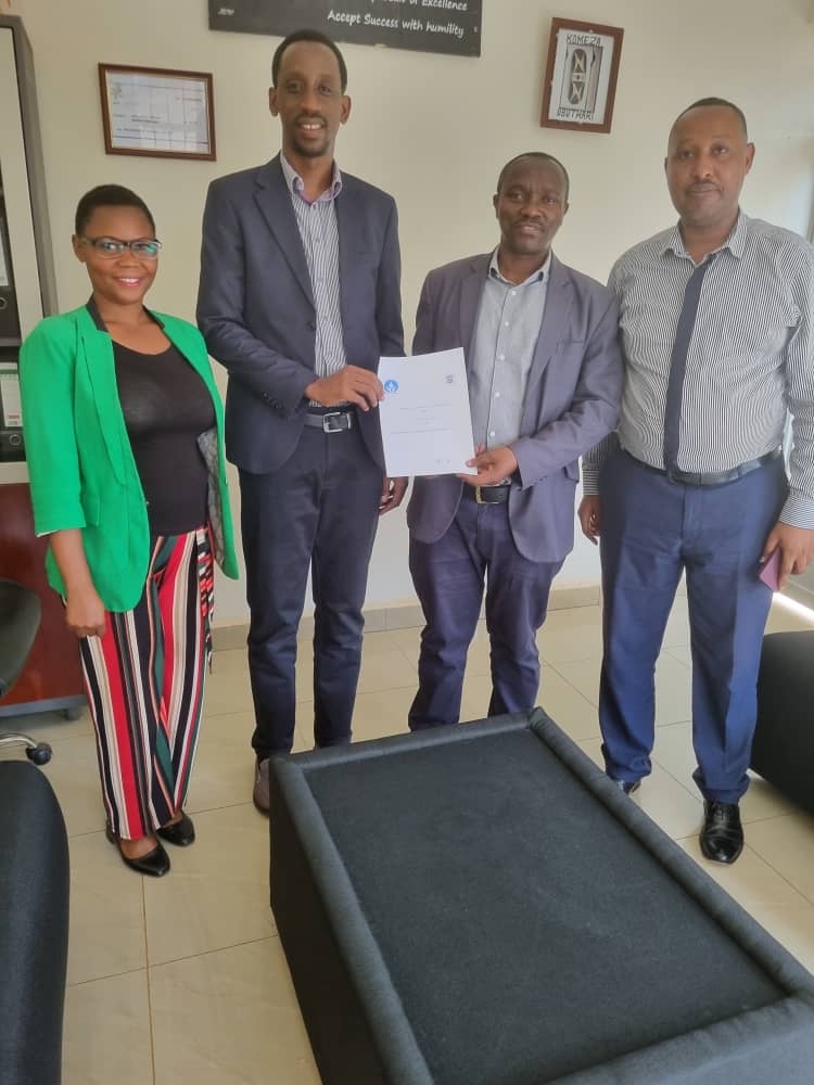 Umwanakuisonga's tweet photo. Today the @Umwanakuisonga signed MoUs with #APAER and #GSRUHANGA in Gasabo District related to the promotion of child rights and child protection. This is in line with the implementation of the Sida CSOs Capacity Strengthening project funded by @Sida through @SCIRwanda https://t.co/uy1RDAn9J7