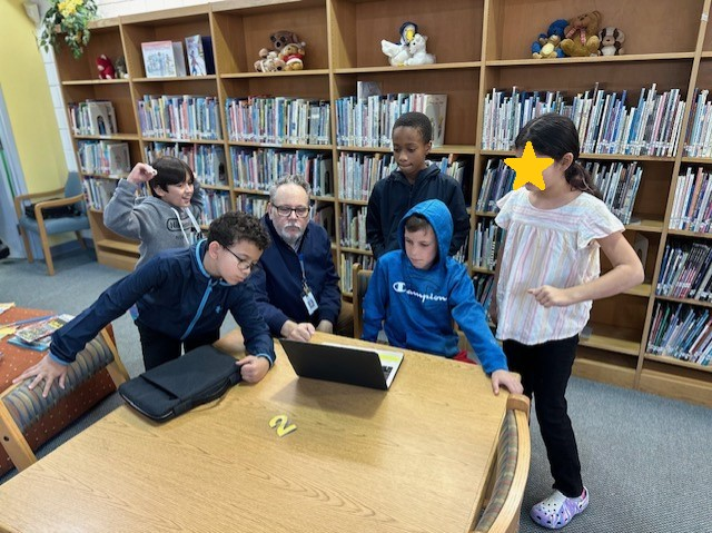 Amanda Richey (@brentwoodstem) on Twitter photo 5th Grade leaders in Tech Team teaching our new 4th grade members how to edit the morning announcements! <a href="/BrentwoodMESE/">Brentwood Magnet Elementary School of Engineering</a> 5th Grade leaders in Tech Team teaching our new 4th grade members how to edit the morning announcements! <a href="/BrentwoodMESE/">Brentwood Magnet Elementary School of Engineering</a>