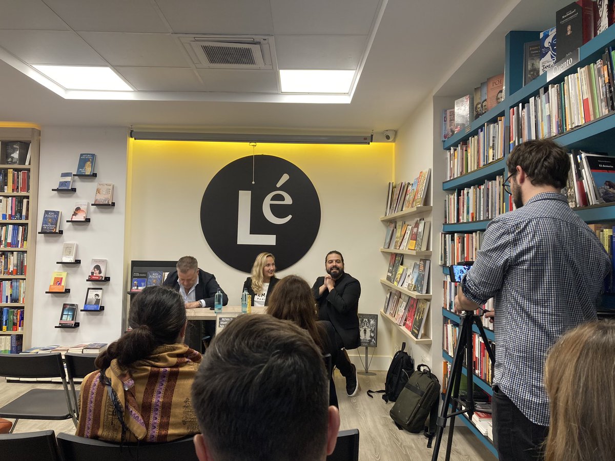 Grandes retos en las organizaciones: #talento #tecnologia y entendimiento del #entorno y cómo todo influye para tener perspectiva del futuro. Hoy en la presentación del libro de <a href="/jlcasal/">José Luis Casal</a> y Cristina Vila. Prepara tu organización para el futuro !