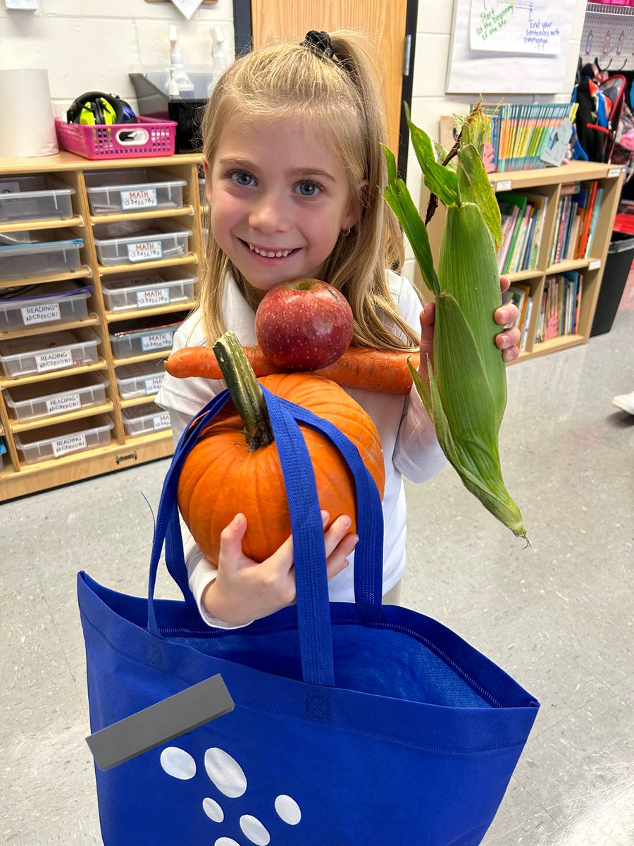 We loved shopping at our Farmer’s Market sponsored by @ChartwellsK12 and the pumpkin patch sponsored by @rbps_pto Thank you! @MrsSiano_RBPS @rbpsEAGLES #RBBisBIA