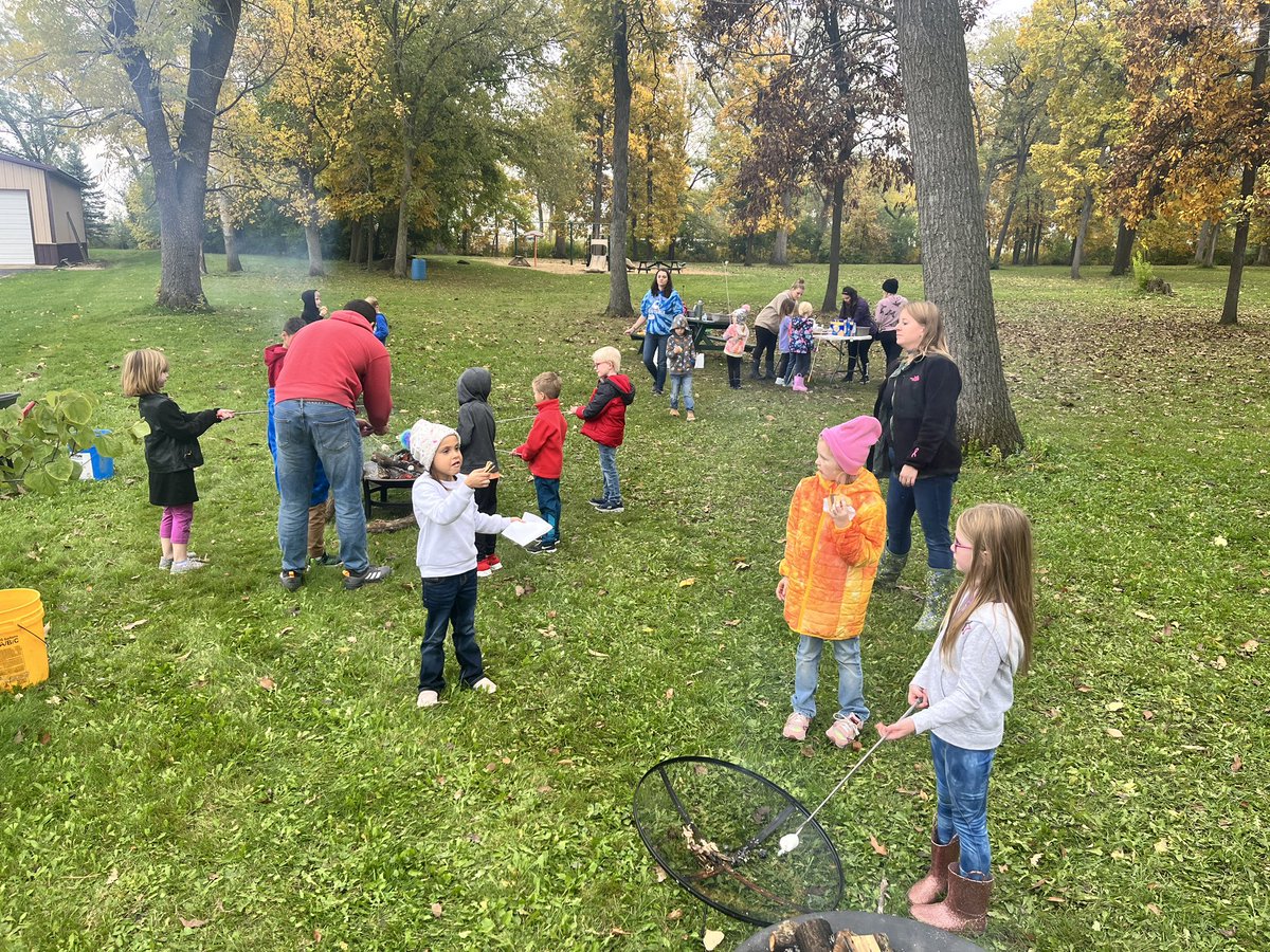 mrhalbesma's tweet image. Awesome outdoor education experiences happening today in the @GenoaCitySchool school forest! #GreenLightCulture #Engagement #Relevance