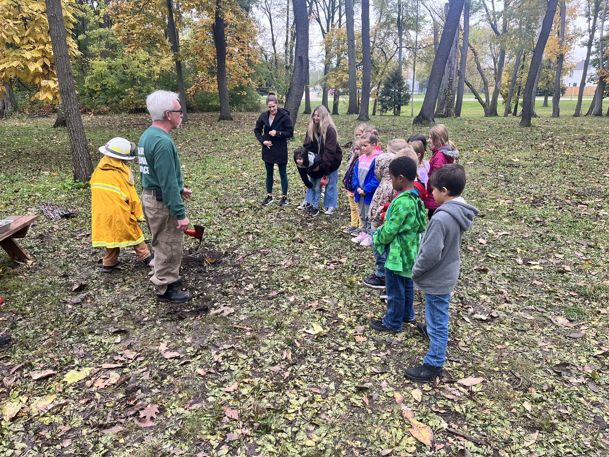 mrhalbesma's tweet image. Awesome outdoor education experiences happening today in the @GenoaCitySchool school forest! #GreenLightCulture #Engagement #Relevance