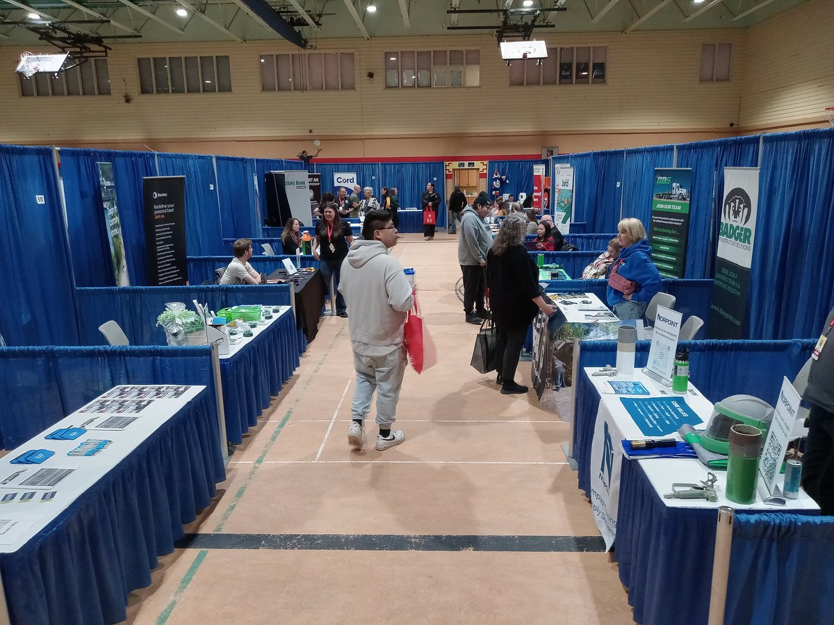 SamsonCree's tweet photo. Here are some photos from the Maskwacis Employment Center Job Fair! It is at the HBMC today and is on from 10am-3pm. 
#employmentopportunity #employment #jobfair2023 #jobfair #samsoncree #samsoncreenation #maskwacis #pigeonlake https://t.co/KZ9oZglVRp