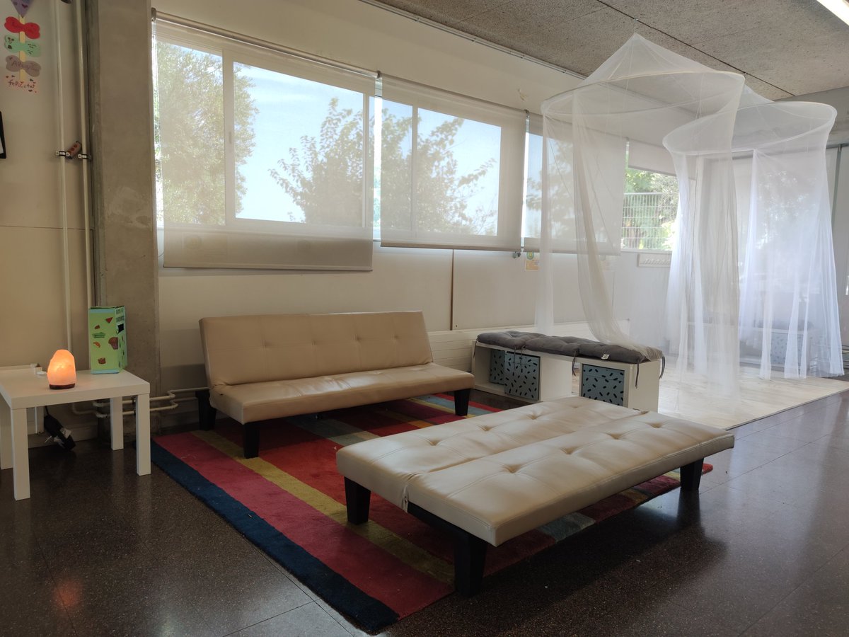 El servei de menjador s'hi suma a la transformació del nostre centre per afavorir la convivència, el benestar dels infants i oferir més diversitat d'espais que cobreixin les necessitats de tots i totes. <a href="/ajalella/">Ajuntament d'Alella</a> <a href="/SSTTMVO/">ST_MVO</a> <a href="/educaciocat/">Educació</a> <a href="/CRP_baixmaresme/">CRP del Baix Maresme</a>