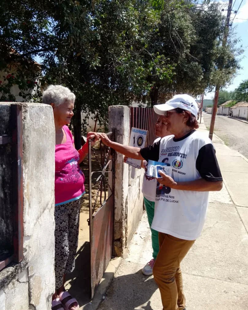 ADOrg_torres's tweet photo. #19Oct | Desde la población de Aregue, Parroquia Chiquinquirá, equipo de @ADemocratica en torres llevando la Candidatura de @prospericarlos este #22OCt. 

¡Venezuela rumbo a la Prosperidad! https://t.co/mZqIU4WYen