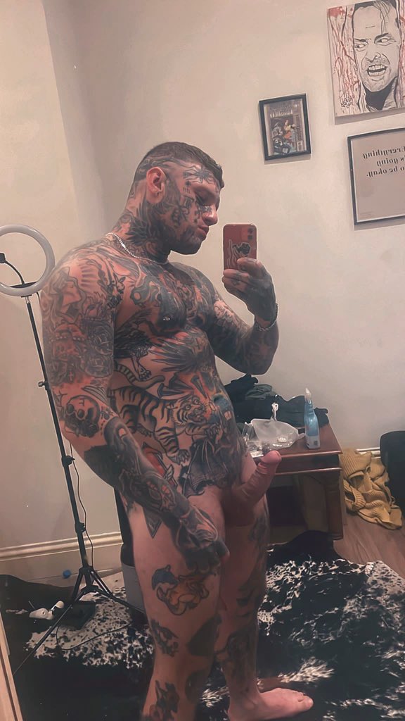 Suck my dick then clean my room! See more in the comments 🤟🏻 https://t.co/Tjfb4ORHpL