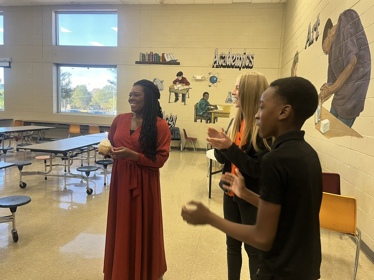 RoseHillRaiders's tweet image. 6th grade scholars celebrated Dr. Green’s birthday as the capstone of their PBL (project-based learning) unit. Scholars made invitations on Canva, planned decor and used convection to make s’mores. Happy birthday Dr. G!! #STEMpossible @TiffanyGreen08 @suptking @JMCSchools