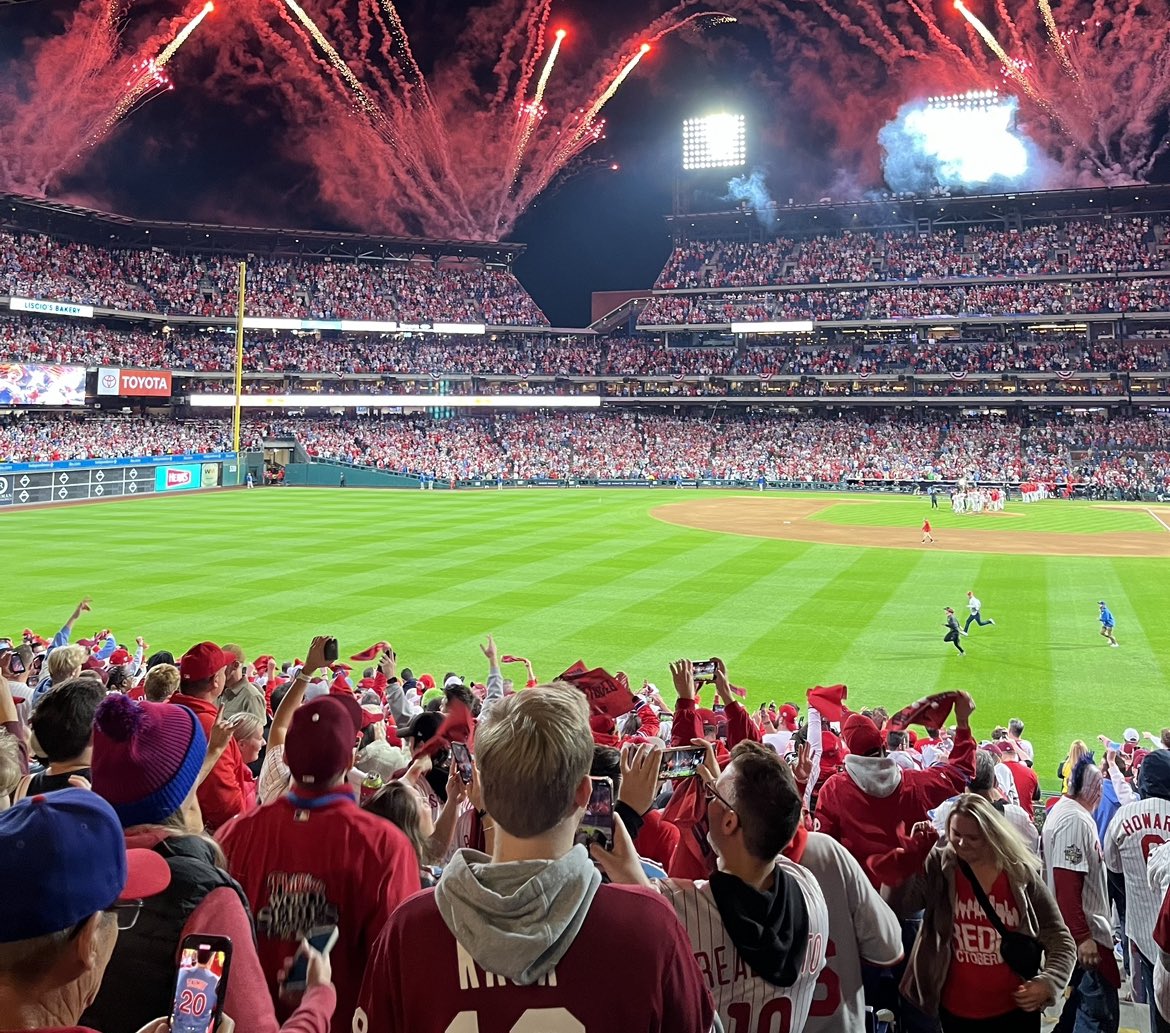 esnyd_'s tweet photo. @CrossingBroad @Phillies Here ya go guy, frame this or send it out as a Christmas card 😂 https://t.co/yOTi8MUJ4H