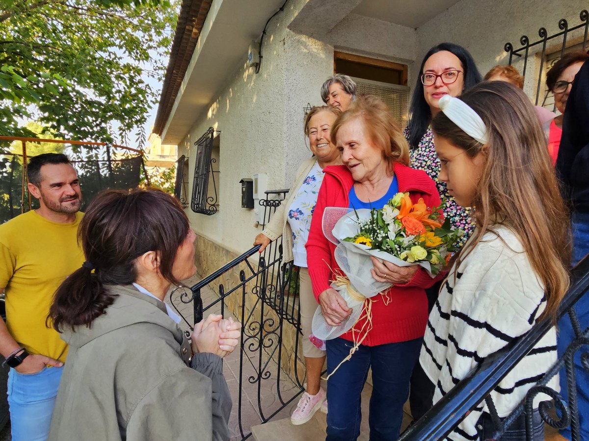 AytodeCaravaca's tweet photo. ¡Enhorabuena! 🏅María González Marín, vecina de La #Almudema, ha sido la elegida por las asociaciones de mujeres de rurales del municipio para recibir el galardón del ‘Día de la Mujer’, que se entrega este domingo, a las 13.30 horas, en el salón social de #Barranda. https://t.co/DbceNXwqiG