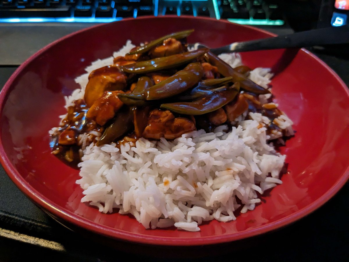 VikTheViking85's tweet image. And another @HelloFreshUK winner of a meal :)
Tonight was Sweet and Sticky Chicken with Sugar Snaps and Rice.
Again cooked live on #Twitch with the new and Improved camera layout :) 
Twitch.Tv/VikTheViking85
#HelloFreshSnaps
