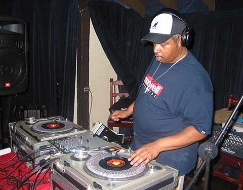 HipHopGoldenAge's tweet photo. RIP legendary producer DJ Mark the 45 King 🙏 https://t.co/OIdB7YUZBQ