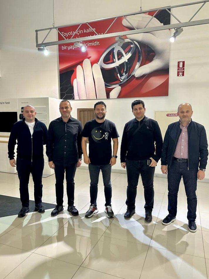 Teknolojinin nabzını tutan kıymetli dostumuz Hakkı Alkan'a, plazamıza yaptığı ziyaretinden dolayı teşekkür ediyoruz. <a href="/hakki_alkan/">Hakkı Alkan</a>