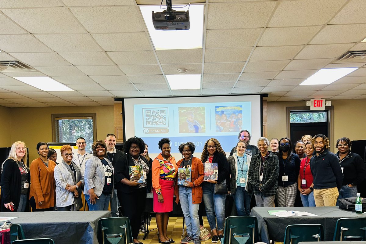 Indispeaknteach's tweet photo. 🥳I absolutely have enjoyed connecting with teachers at the GCTM Conference in Georgia! 🤩They are hungry for our amazing math books and have been so welcoming! 🤩#drindiawhite #math #georgia #gctm #teachers #leaders #students #mathandyou #bigideasmath #nationalgeograhiclearning https://t.co/rdpIGdrkZa