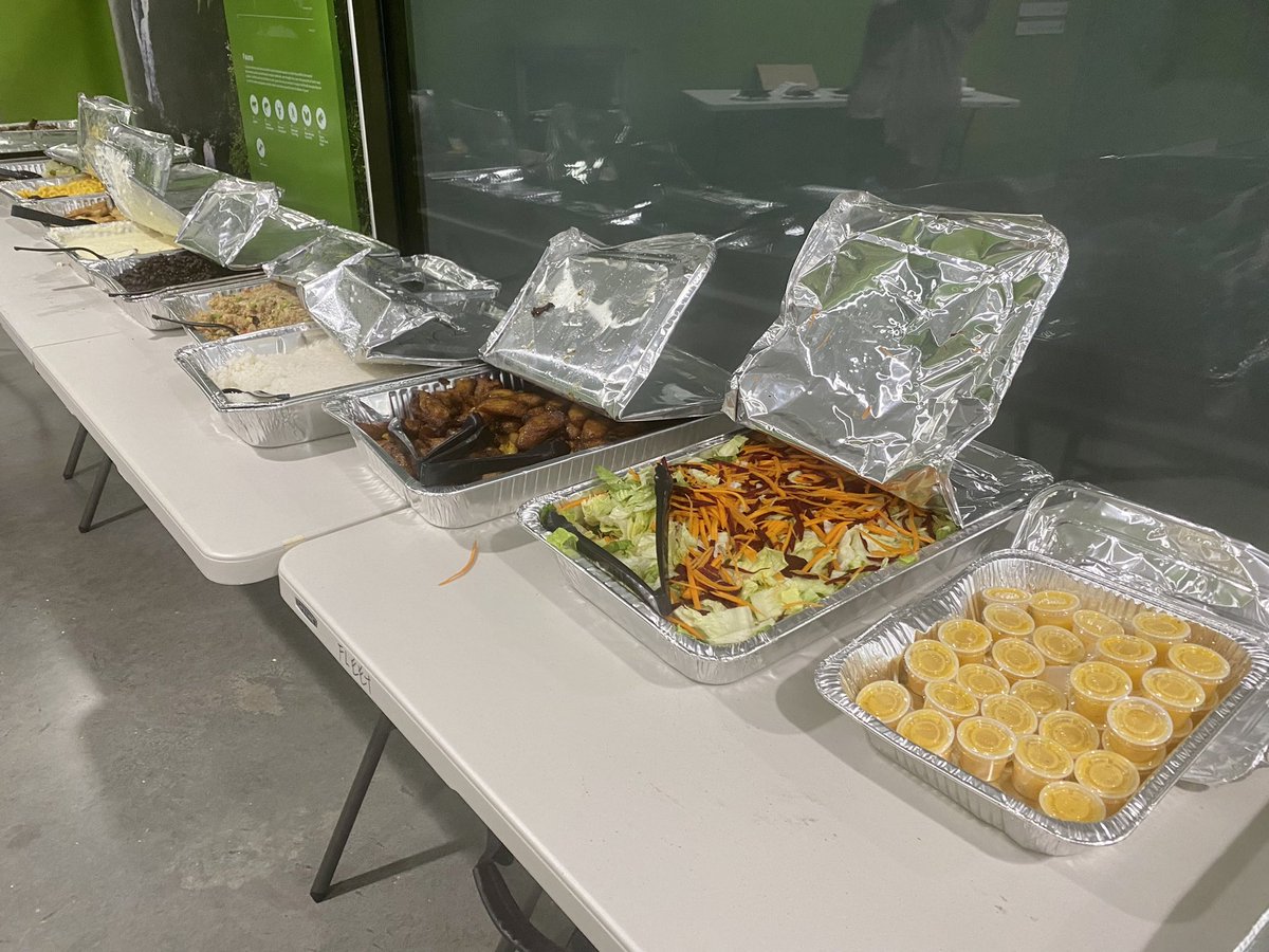 APSFleetPTA's tweet photo. We treated @APS_FleetES staff to a delicious lunch from Don Pollo! Good luck, teachers with all your conferences! Thank you for your hard work! @Gildea_Jenn @AP_FleetFalcons https://t.co/7g7mLAneby