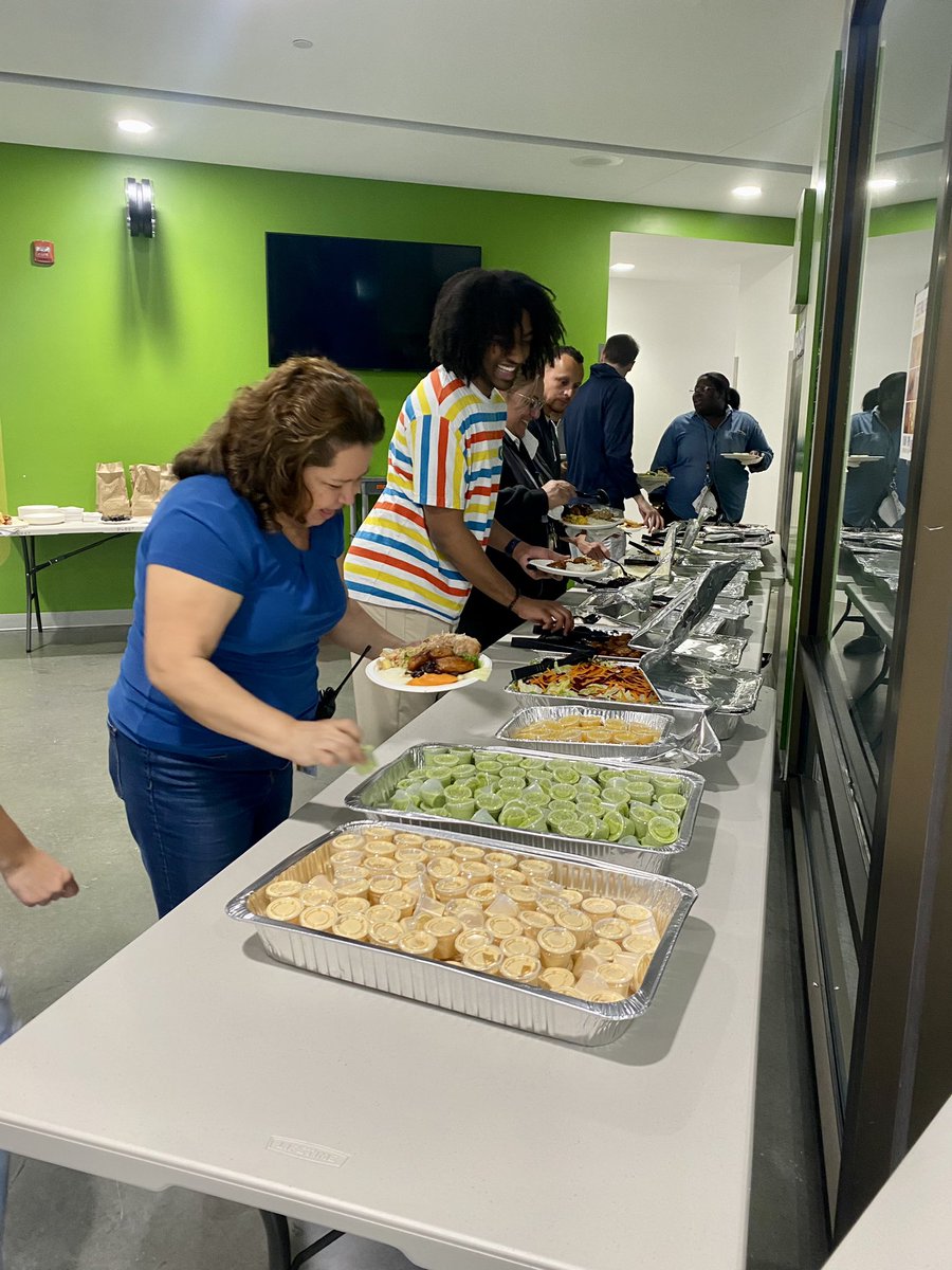 APSFleetPTA's tweet photo. We treated @APS_FleetES staff to a delicious lunch from Don Pollo! Good luck, teachers with all your conferences! Thank you for your hard work! @Gildea_Jenn @AP_FleetFalcons https://t.co/7g7mLAneby