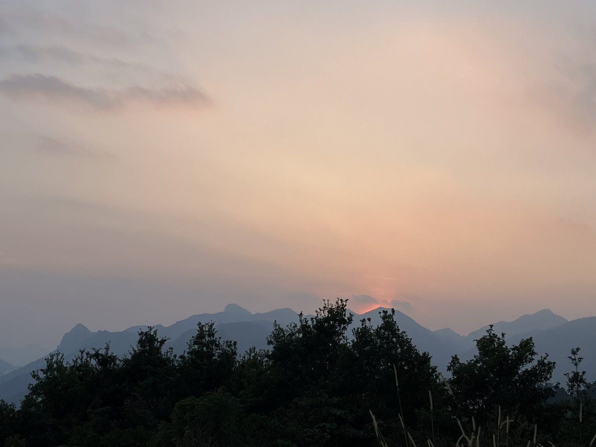 Cononon's tweet photo. 带你登山顶#骚货 https://t.co/PUFd4nVt7f