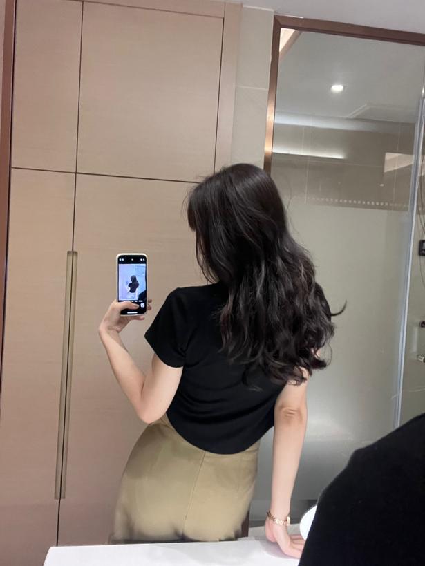 认识一个大学生下海 漂亮 服务好 自己做的  还能接sm 多人 有需要加2720717487  自己聊 非常漂亮 完美身材 保证本人