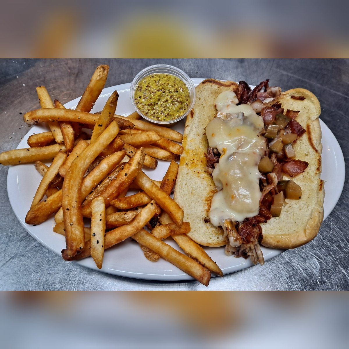 TritonBrewing's tweet photo. Weekly Food Special - Almost Cuban Sandwich! House-smoked pork, served on a toasted bun, with habanero jack cheese, #bacon, mustard, and #RailSplitterIPA® pickles. Served with a side item of your choice.
#BrewedOnBase #Indianapolis #FtBenIN #WhyILoveLawrence https://t.co/VbUwe5wNES