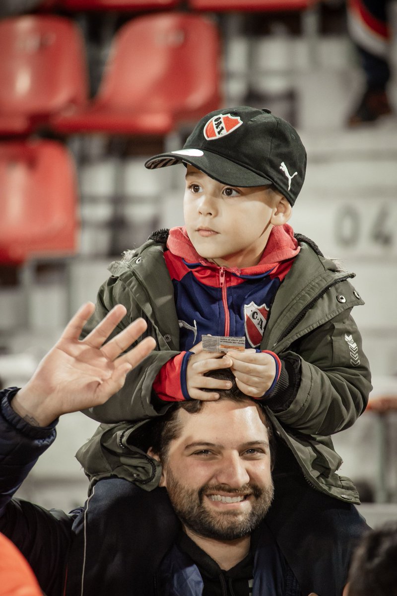 InfiernoRojo's tweet photo. 🇦🇹🔥🔦 VOLVIMOS A CASA [BUSCATE] 

Acá está tu gente, #Independiente. Busca tu captura en el LdA - REB. 

🔴 Todas las fotos estan disponibles en nuestra página web https://t.co/QMZvlKbWIl

📸 ph.arita
#todorojo #buscate #hinchas #socios #hinchada #reydecopas #orgullonacional https://t.co/xa6rJuuEyA